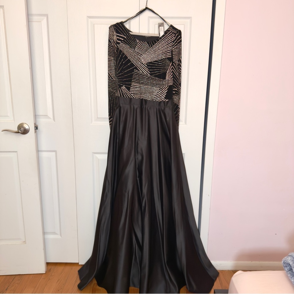 Betsy & Adam Black and Gold Maxi Dress